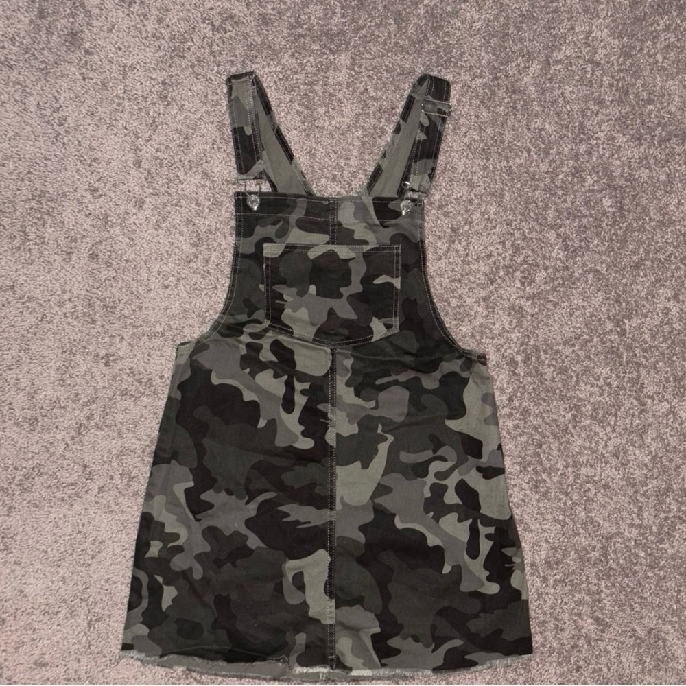 Women’s Wild Fable overalls skirt camo size small
